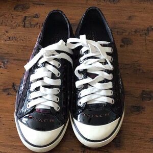 Tenis #8 coach used good condition $25